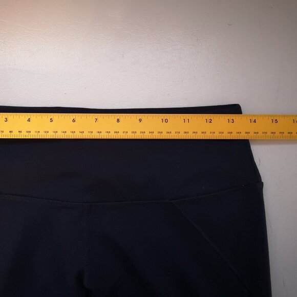 Knockout by Victoria's Secret Ladies Size Medium Navy Capri Workout Leggings - Picture 6 of 6